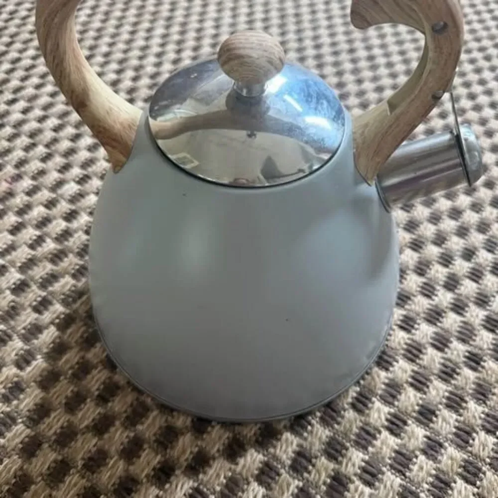 Tea kettle